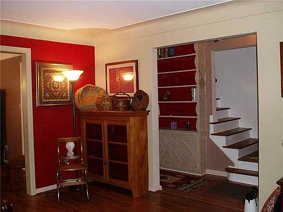 5th image of 2807 Densmore Dr