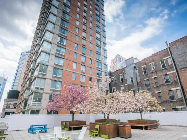 305 West 50th Street 22L image 2 of 58