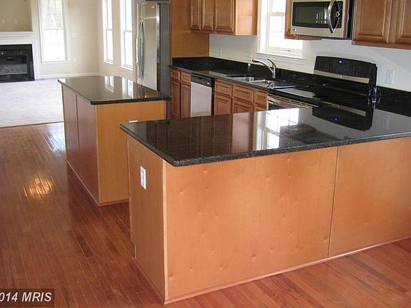 3rd image of 11 Kinsley Ln