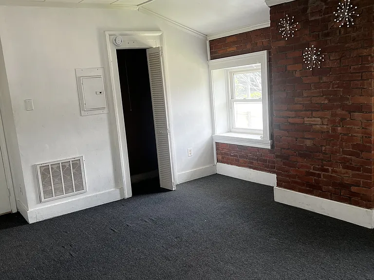 28 Frederick St #5 — Photo 3