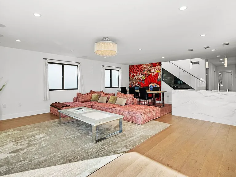 411 Grand Blvd — Photo 17