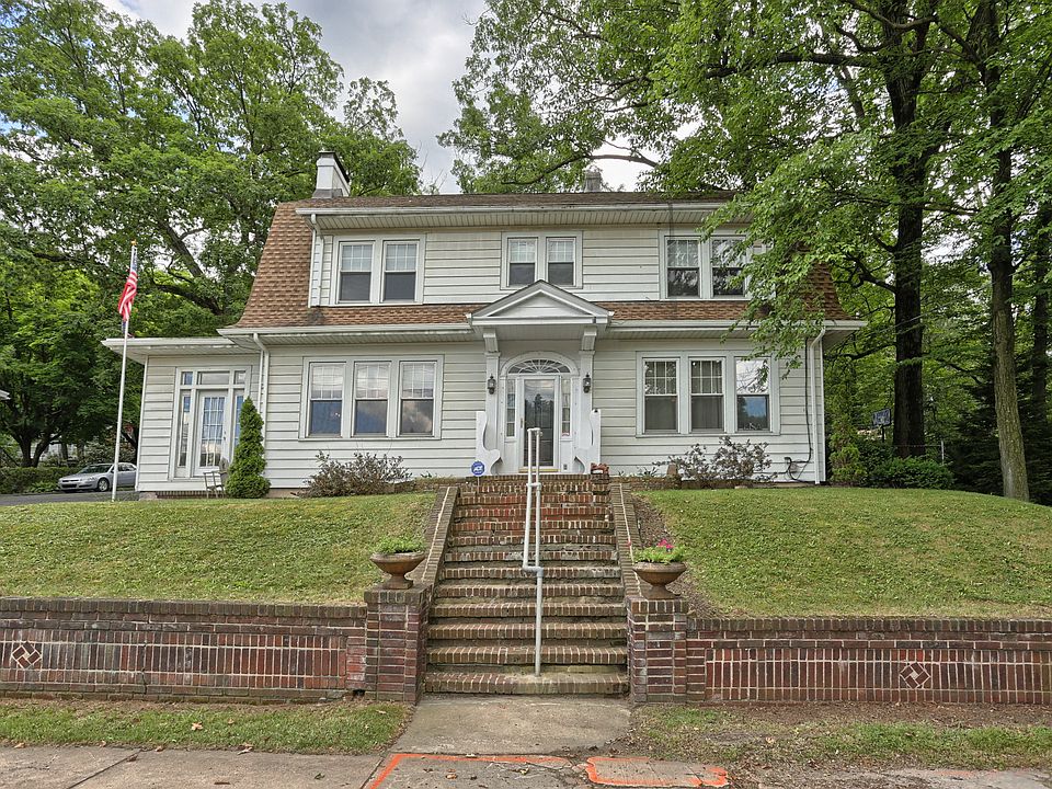 1st image of 750 E Broad St