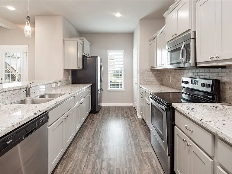 3433 Summerway Dr — Photo 12