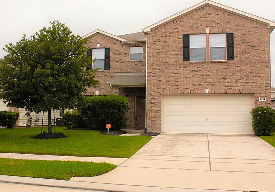 2nd image of 6702 Serrano Hill Ln