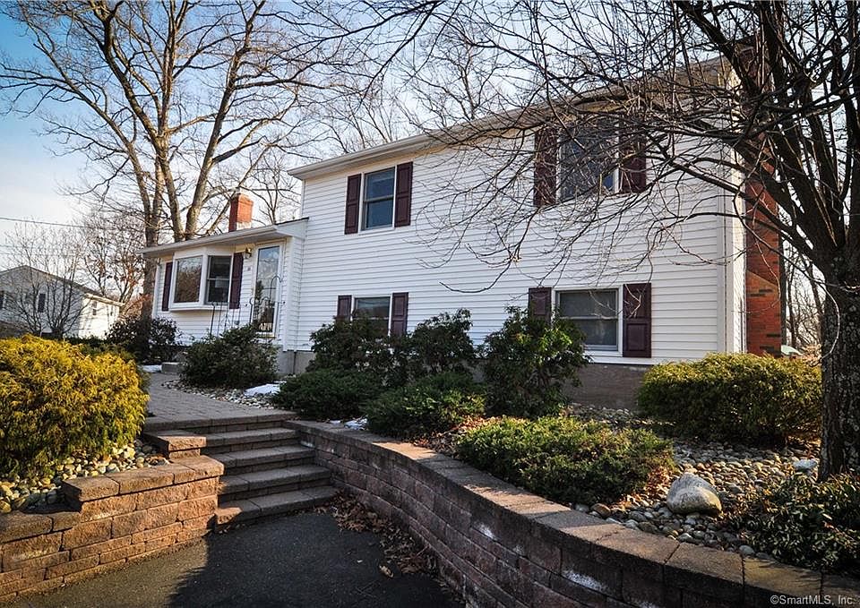 1st image of 15 Sharon Dr