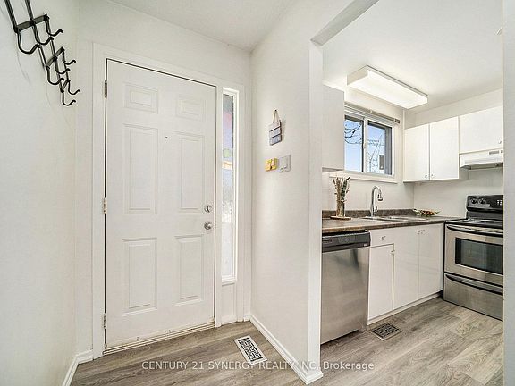4th image of 7 Glencoe St #46