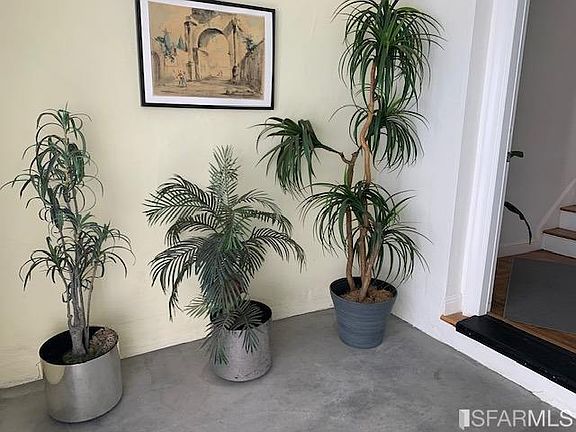 2nd image of 3610 Quintara St