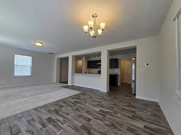 1808 Hart St — Photo 9