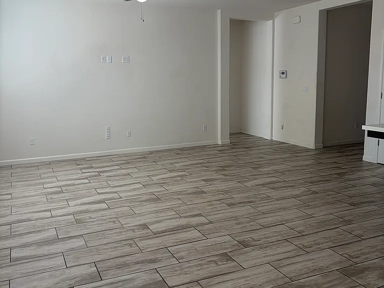 3305 S Meadowbrook St — Photo 24