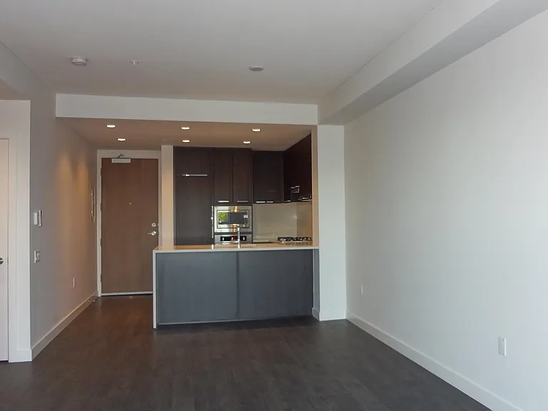 6633 Cambie St #600 — Photo 4