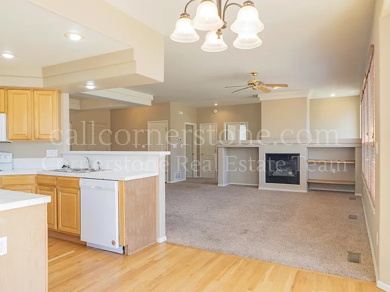 3305 Hollycrest Dr — Photo 9