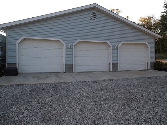 3 Car Attached Garage 