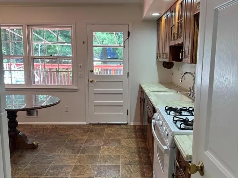 76 Cider Mill Rd — Photo 7
