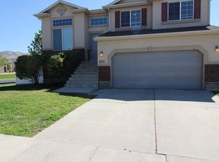 823 Cambridge Dr, North Salt Lake, UT 84054