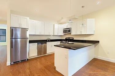 Rented by aptsandlofts.com