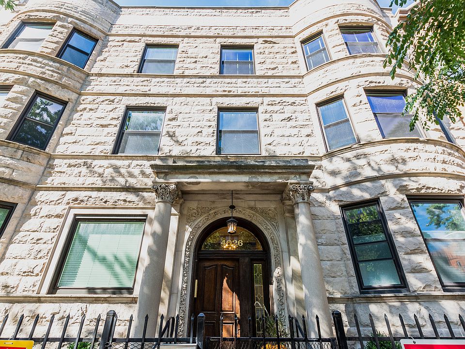 1st image of 4026 N Clarendon Ave APT 3S