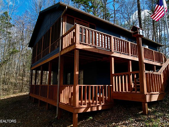 2nd image of 105 River Ln