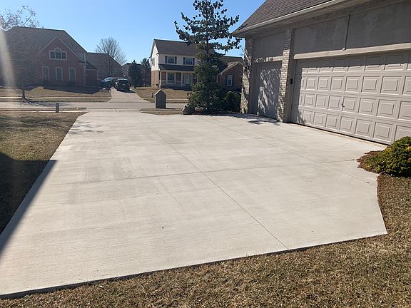 4th image of 9088 Countrywood Dr