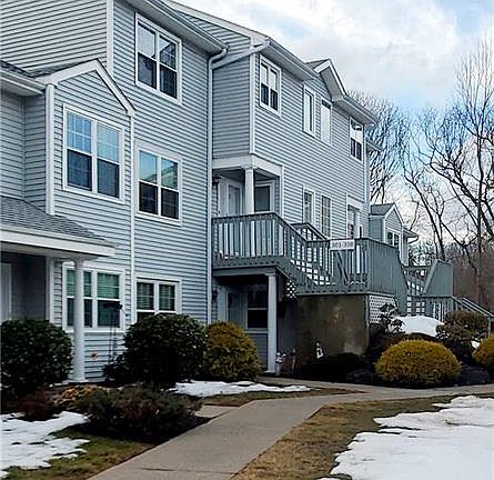 2nd image of 307 Watercourse Row #307