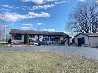 1661 Harbor Rd, Oconto, WI 54153