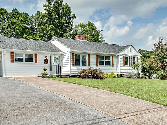 2nd image of 520 Dogwood Dr