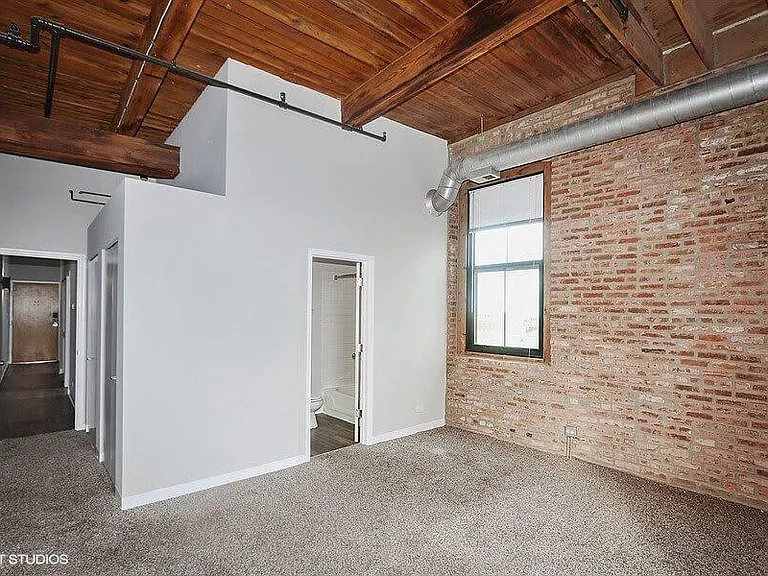 Carriage House Lofts — Photo 10