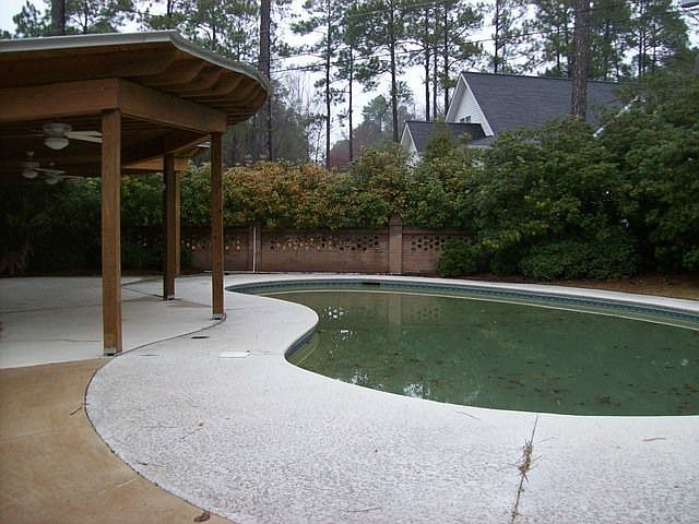 2nd image of 107 E Lake Dr