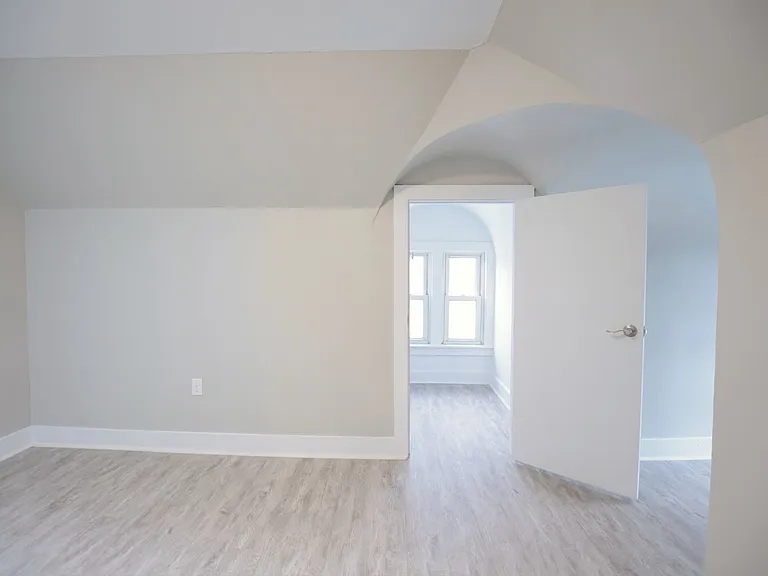 1002 N Aurora St — Photo 62