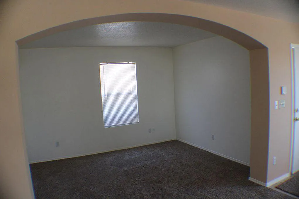 3 bed, 1442 sqft, $2,000 — Photo 4