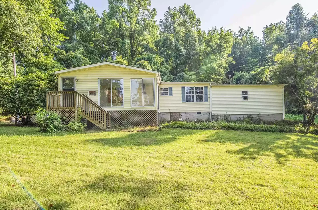 3 bed, 1570 sqft, $1,800 — Photo 1