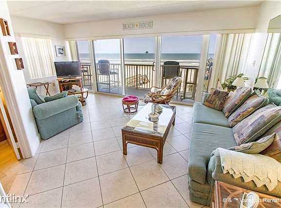 Welcome to this bright, airy, well-furnished ocean-view cond