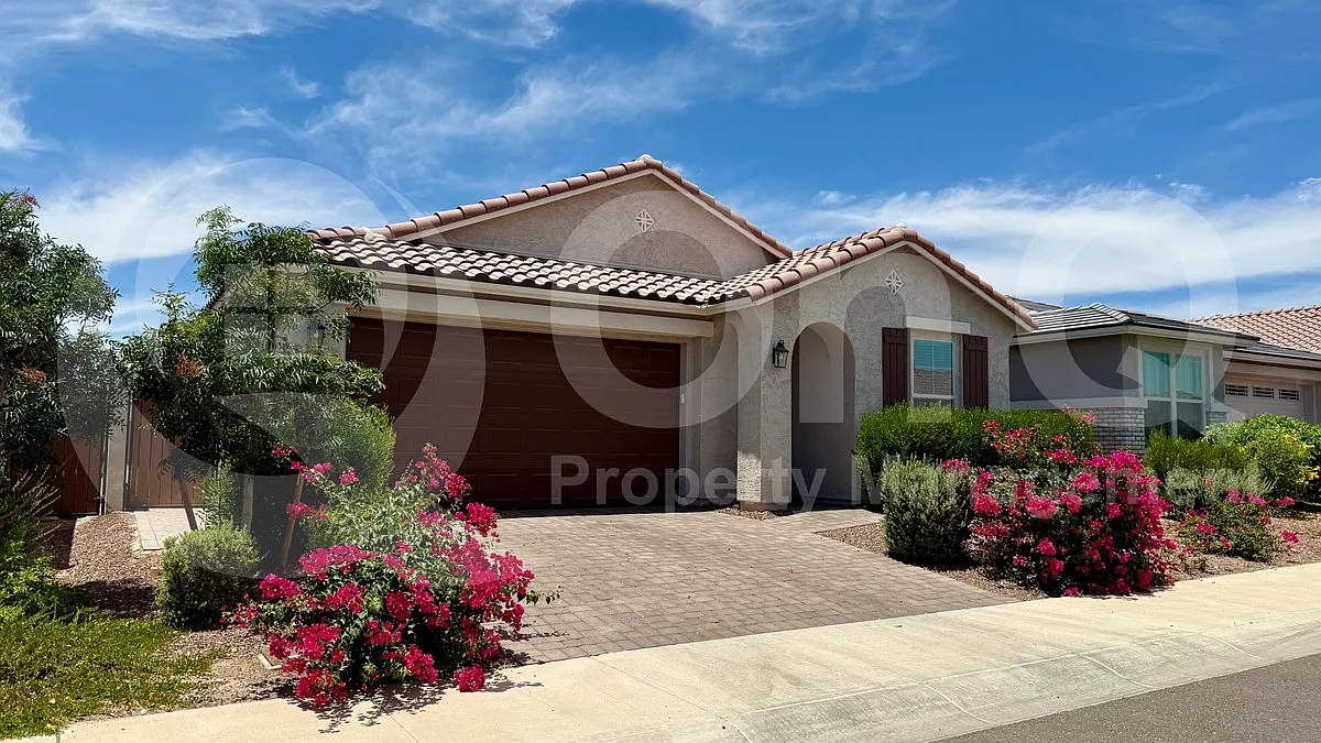 4 bed, 3.0 bath, 1878 sqft, $2,250 — Photo 2