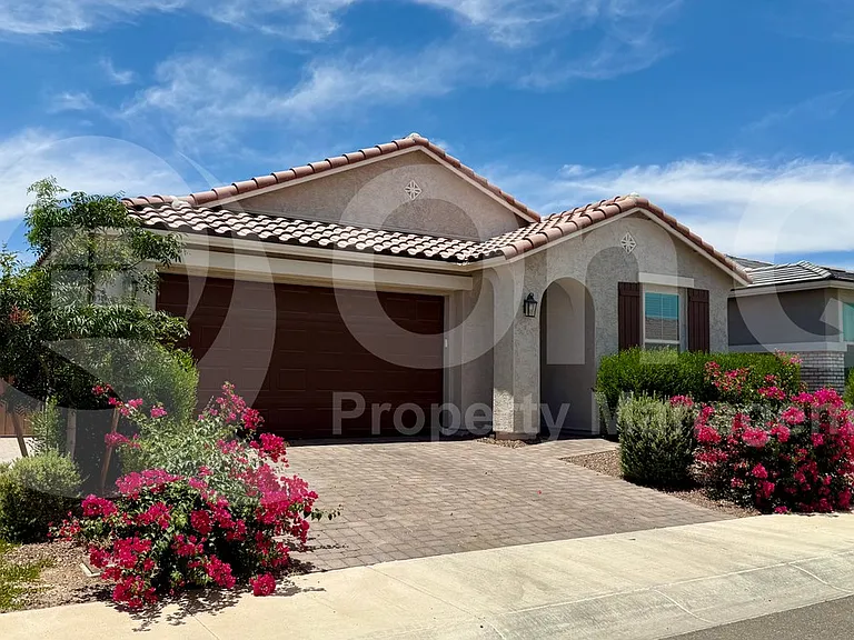 4420 N 202nd Ln — Photo 2