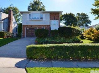 78 Dorset Ave, Albertson, NY 11507