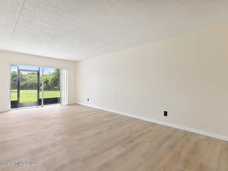 2975 Thrush Dr #131 — Photo 6