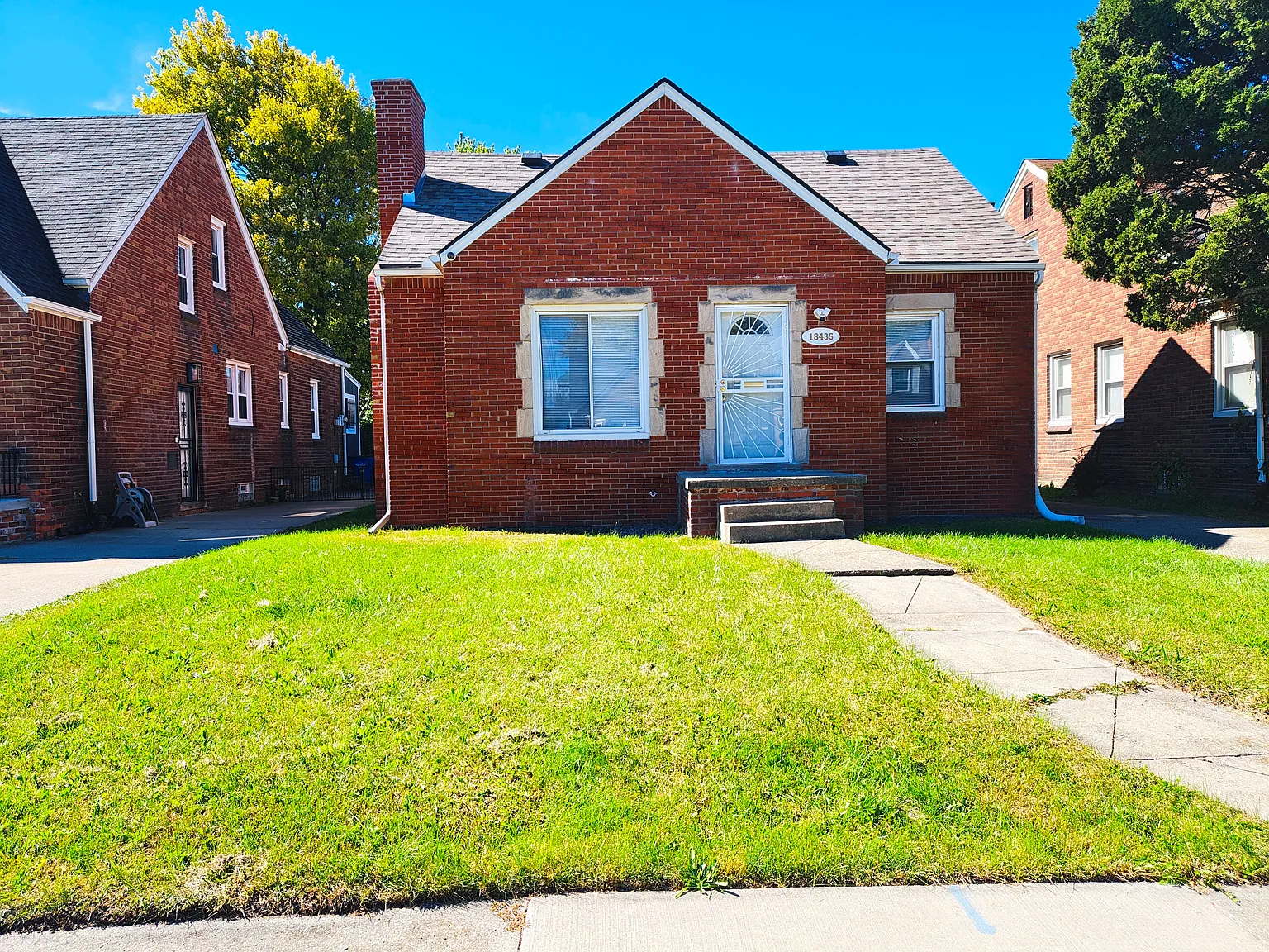 4 bed, 925 sqft, $1,790 — Photo 3