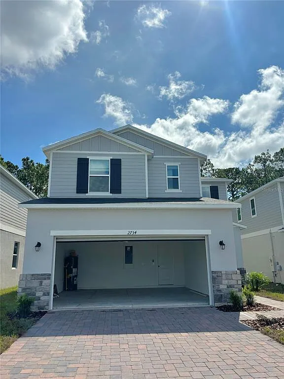 4 bed, 3.0 bath, 2385 sqft, $2,995 — Photo 1