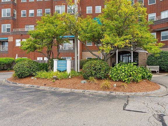 4th image of 9 Park Ave APT 707