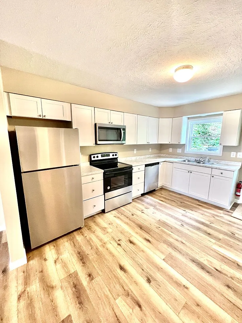 124 Lorentz Street — Photo 4