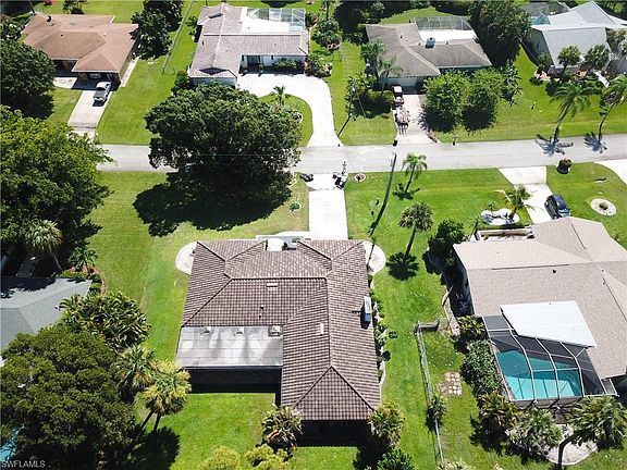 3rd image of 5570 Burnham Ct