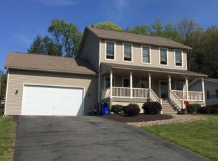 447 3rd St, Blakely, PA 18447