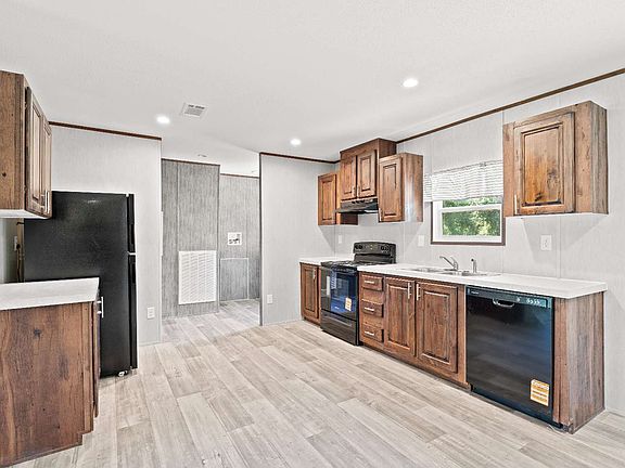 4th image of 219 SE Bennie Ln