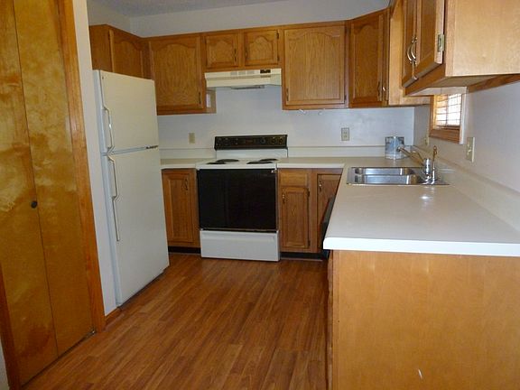 2nd image of 186 Tamarack Dr