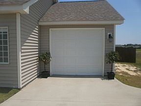 5th image of 2509B Brookville Dr