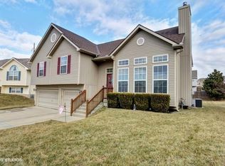 3327 NW 87th St, Kansas City, MO 64154
