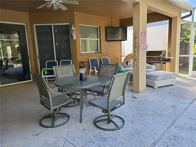 745 Crossfield Cir — Photo 14