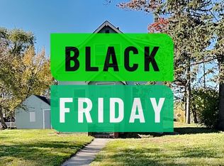 1697 Payne Ave N, Maplewood, MN 55117