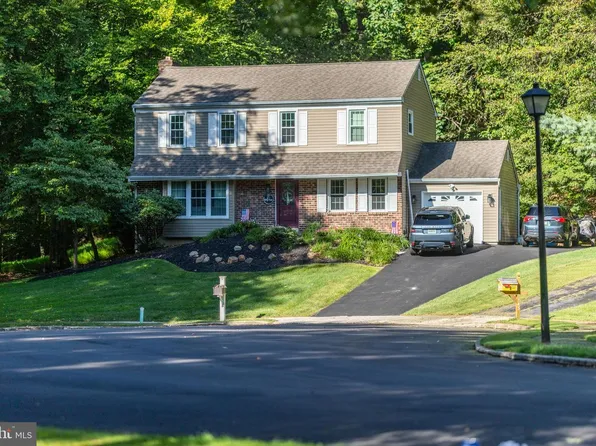 1141 School House Ln, West Chester, PA 19382