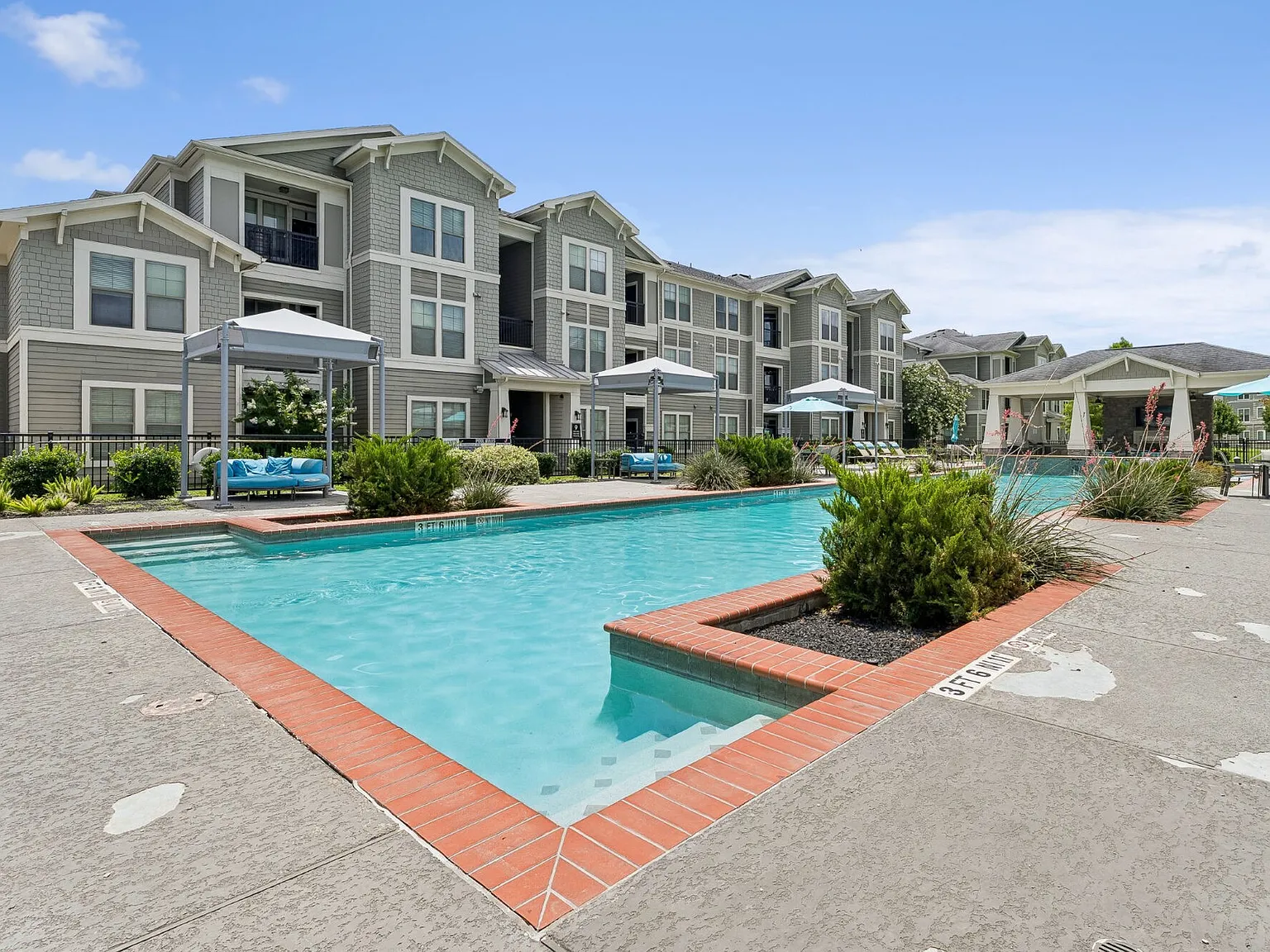 Aria Victoria Apartments — Photo 1