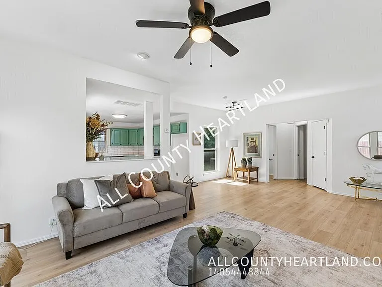 17116 Sunny Hollow Rd — Photo 2